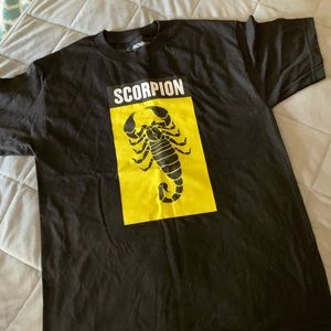 Men’s Tee with Scorpion print.